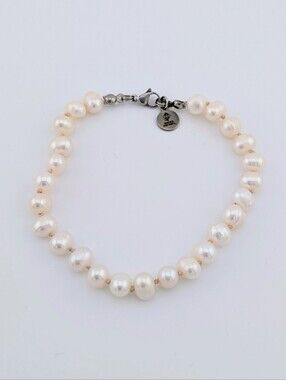 Artisan Freshwater Pearl Hand-knotted Bracelet - Unique Handmade Jewelry - F007